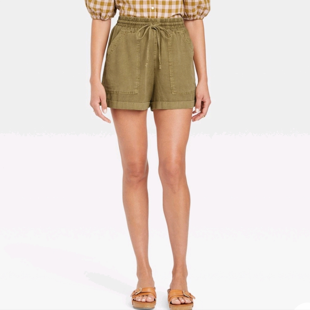 Universal Thread green linen shorts, size large